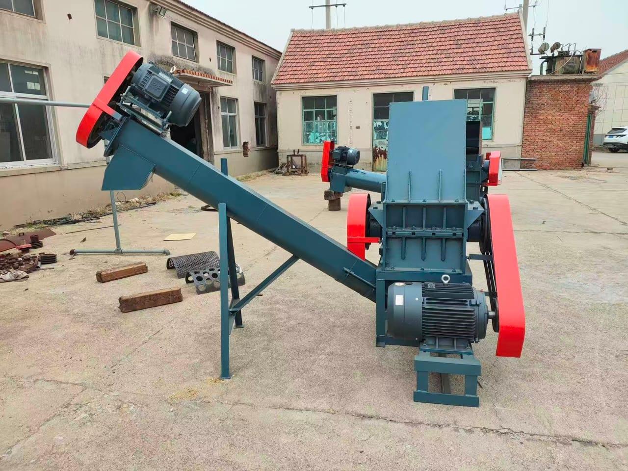 Briquette machine